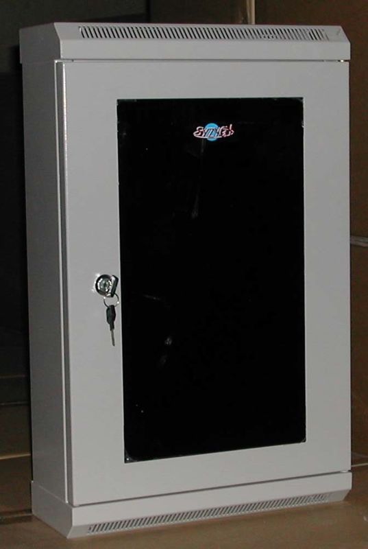 Wall Mounted Network Server Cabinet Dengan Kaca Depan Dikeraskan dan Pintu Belakang YH2004