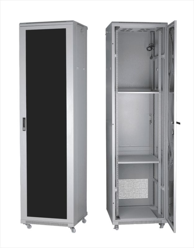 Stabilitas Tinggi 19 Inch Data Rack Cabinet Plate Type Dengan Bahan Lapisan YH2002